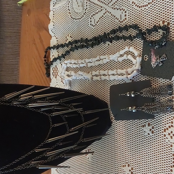 Gothic Fashion Costume Jewelry Lot of 5 - Picture 9 of 16